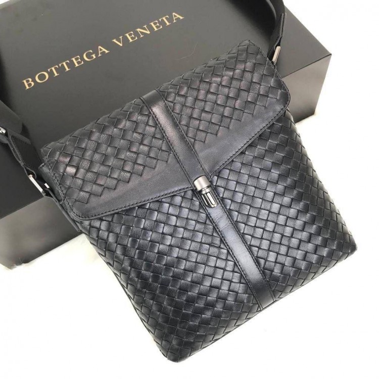 BOTTEGA VENETA LOCK ON MESSENGER 